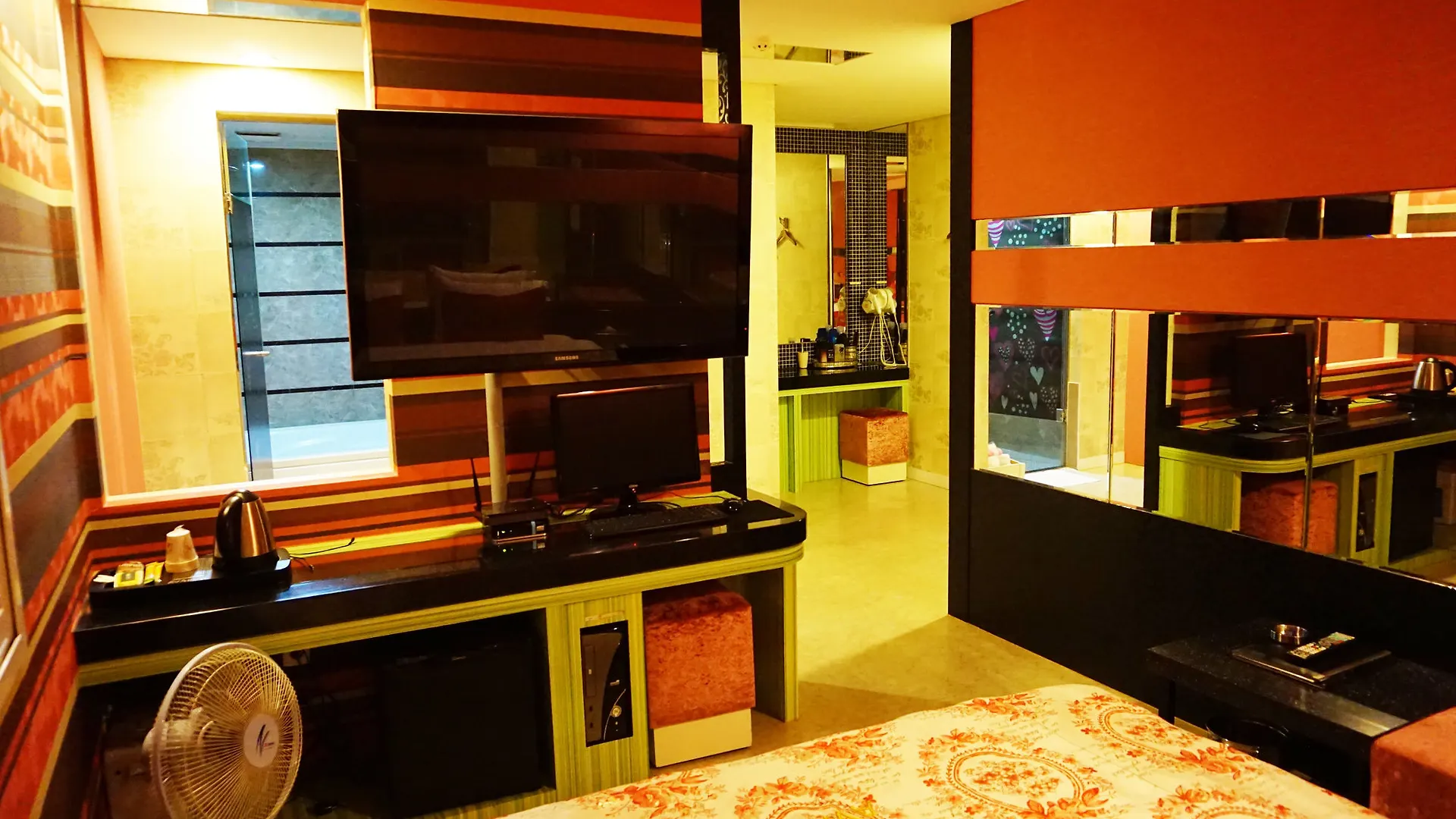Ava Hotel